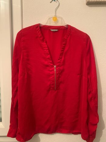 chemisier rouge en satin