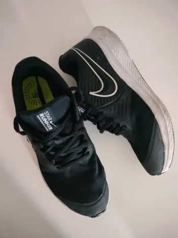 Baskets Sport Nike 37.5