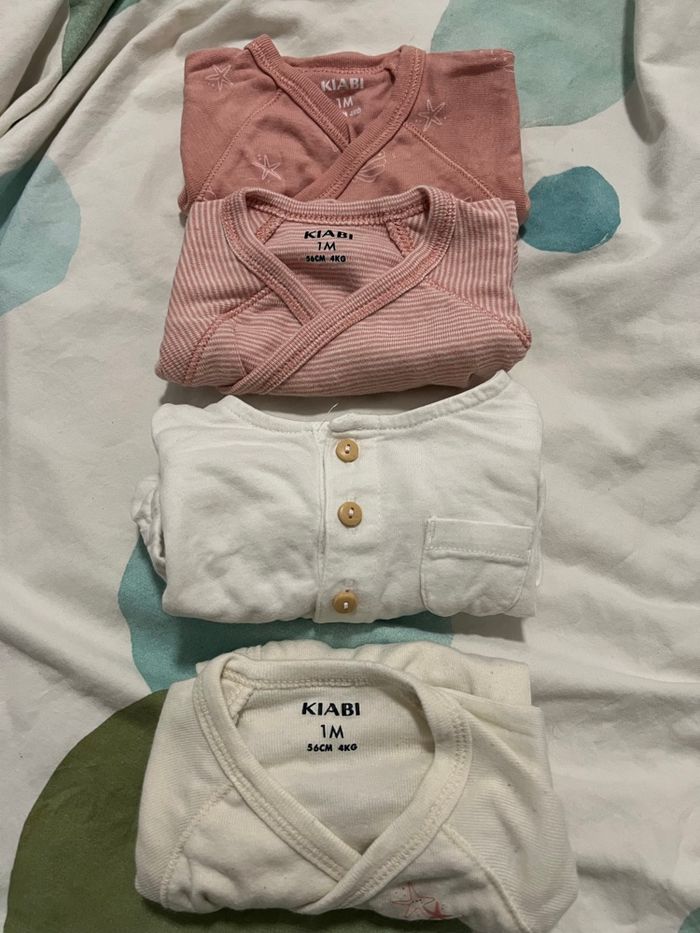 Lot Bodies manches courtes 1 mois - photo numéro 2