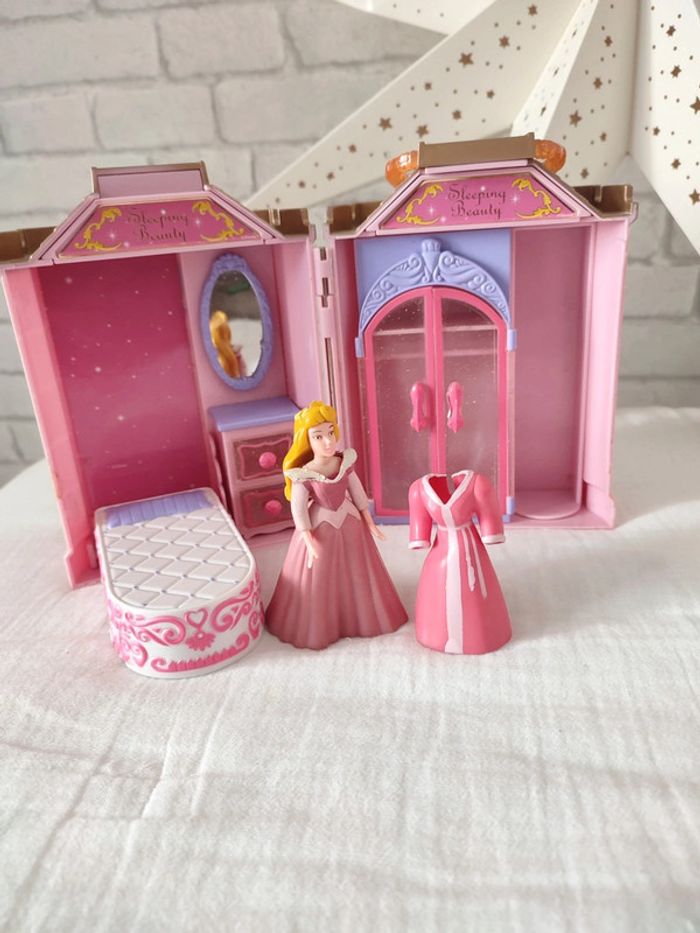 Polly Pocket Château Aurore La belle au bois dormant Disney Store