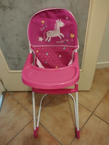 Chaise haute poupée 