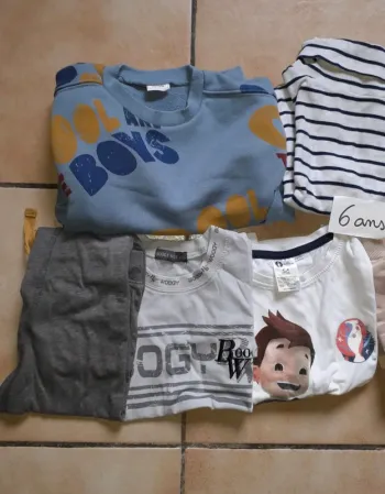 Lot 9 vêtements 6 ans garçon