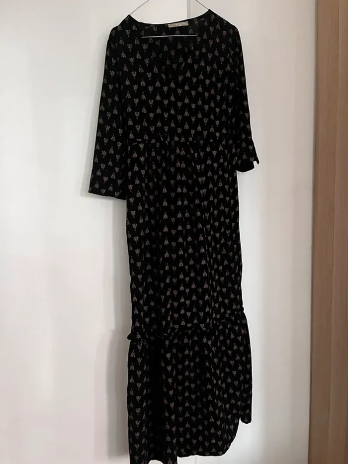 Robe longue noire - photo numéro 2