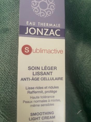 Soin Jonzac léger visage  lissant anti âge  repulpant eau micellaire