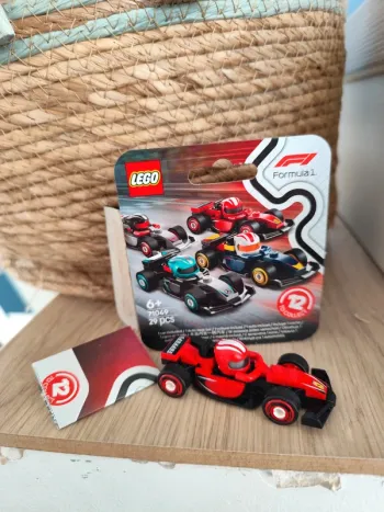 Mini Figurine Lego formule 1 Ferrari