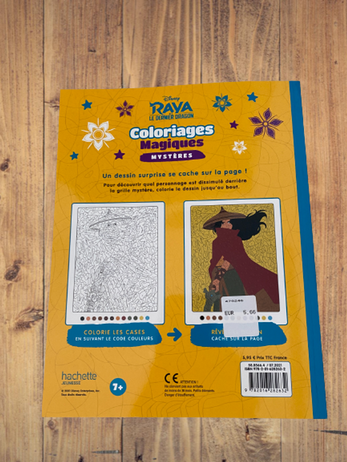 Livre de coloriages Mes coloriages Magique Mystère Disney  Raya le dernier dragon Neuf - photo numéro 3