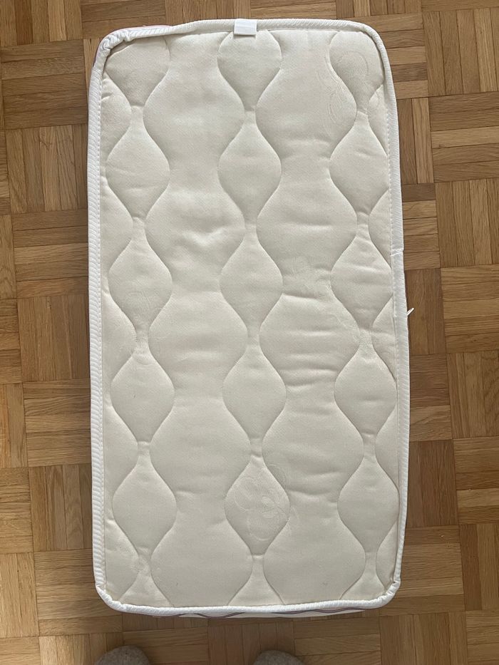 Lot matelas cododo 40x80 + alèse & draps housse - photo numéro 3