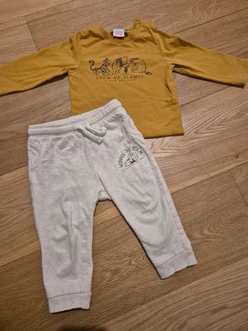 Ensemble jogging et t shirt