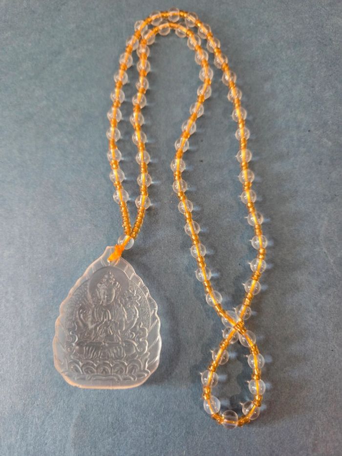 Collier pendentif bouddha jaune