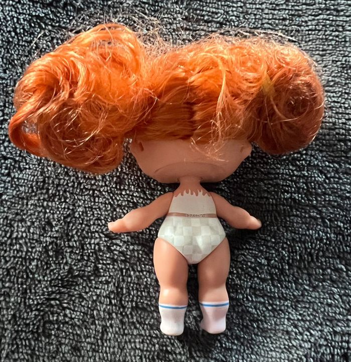 Petite poupée Lol surprise + accessoires comme sur la photos ( 26 ) - photo numéro 4