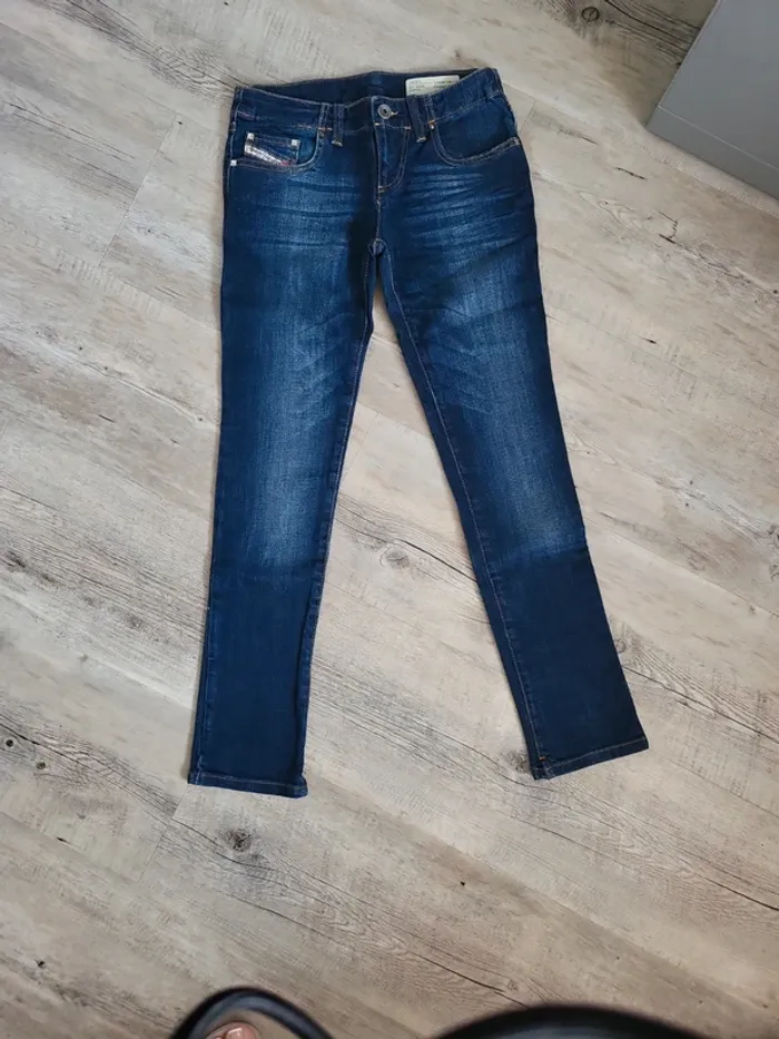 Jeans fille Diesel Industry 9 ans - photo numéro 2