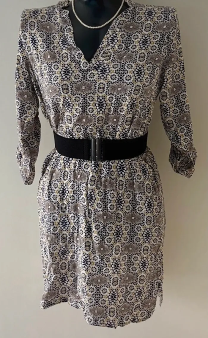 Robe fluide imprimée graphique – Taille 38/40 - photo numéro 2