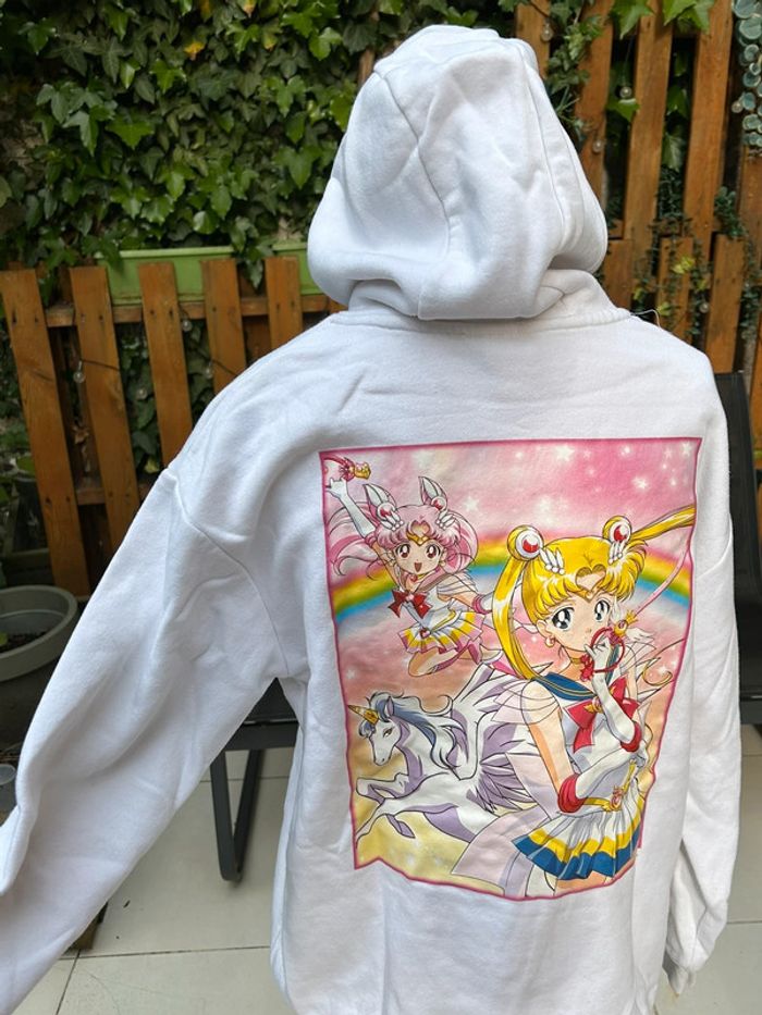 Sweat-shirt a capuche 12/13 ans - sailor moon - photo numéro 4