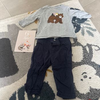 T shirt et pantalon okaidi 6 mois
