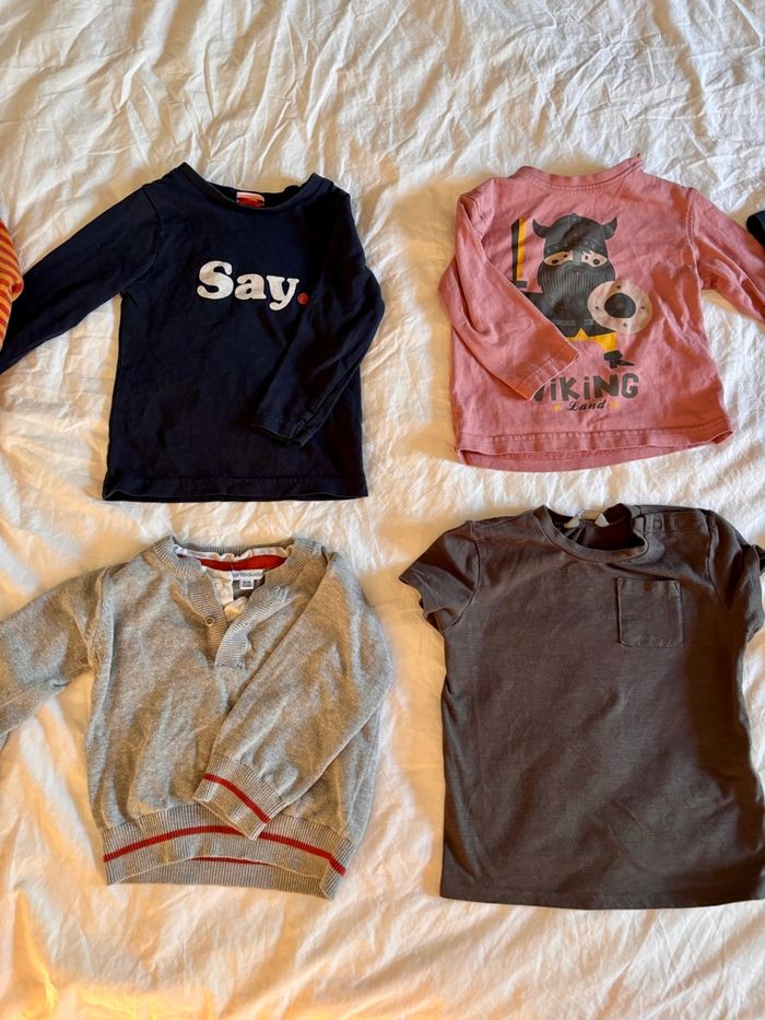 Lot de vêtements garçon 24 mois - photo numéro 2