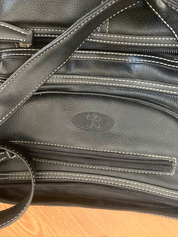 Sac à main noir très bon état - photo numéro 10