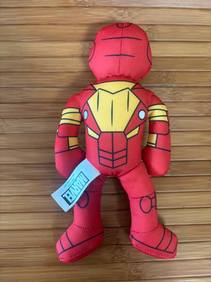 Peluche iron man rouge jaune sonore Marvel 22 cm neuf - photo numéro 3