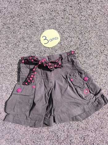Short Sergent Major taille 3 ans en très bon état