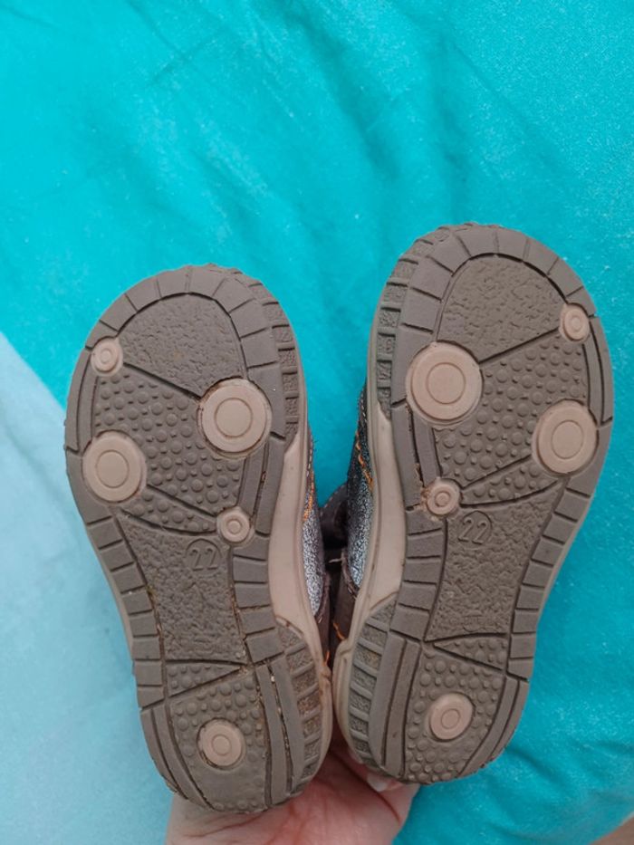 Chaussures garçon taille 22 - photo numéro 3