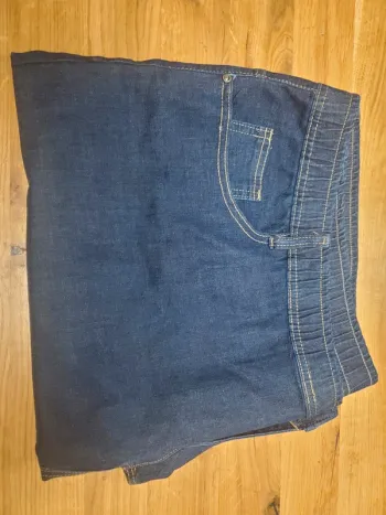 Jeans taille 7 xl neuf.