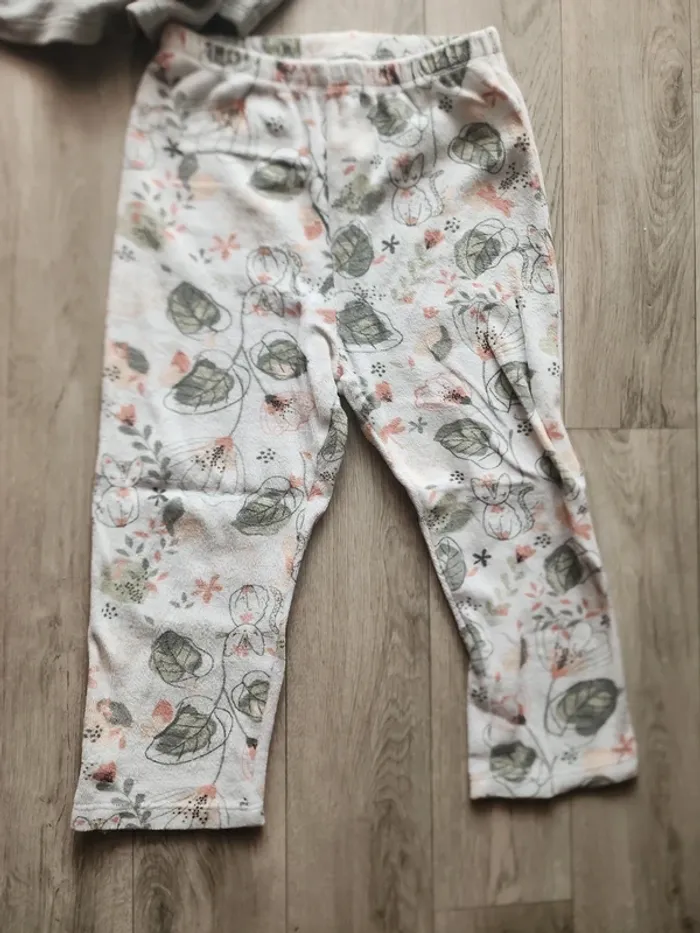 Lot 2 pyjamas 2 pièces hiver velours 36 mois - photo numéro 12