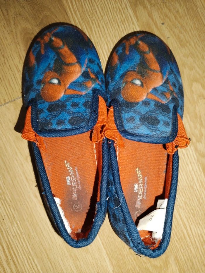 Chaussons Spider-Man pointure 30 - photo numéro 2
