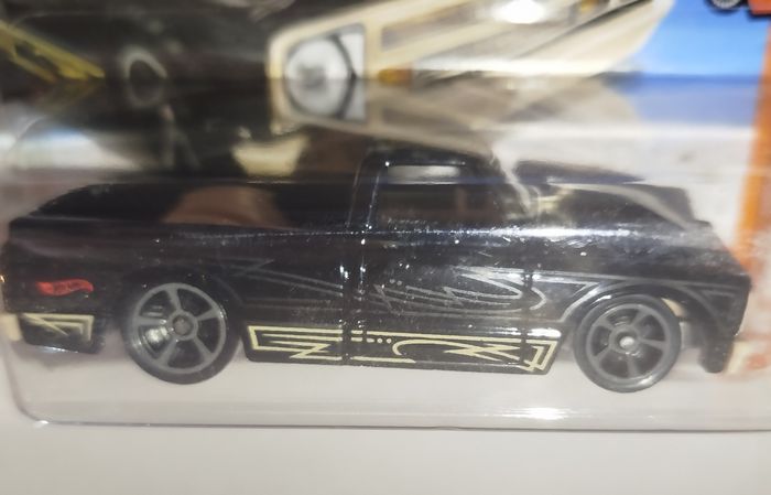 Hot Wheels '67 Chevy C10 2025 - photo numéro 3