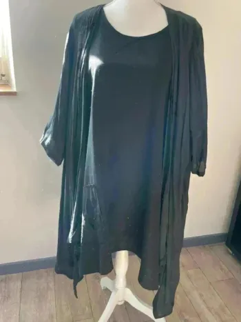 Robe noire + veste   taille 5