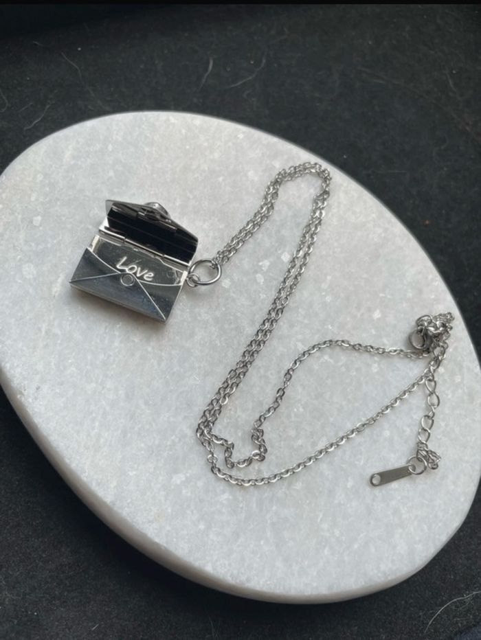 Collier enveloppe love - photo numéro 2