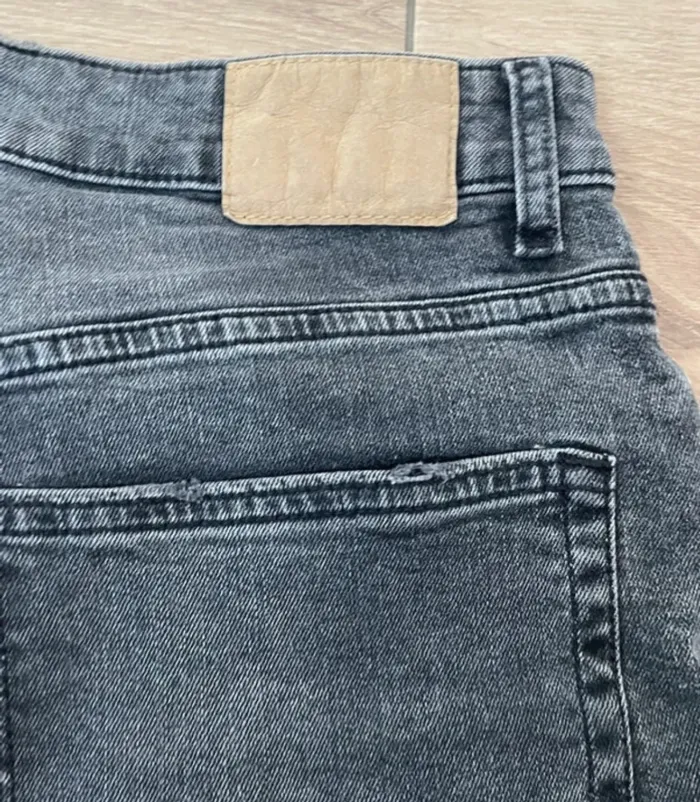 Short en jeans noir déstructuré - photo numéro 5