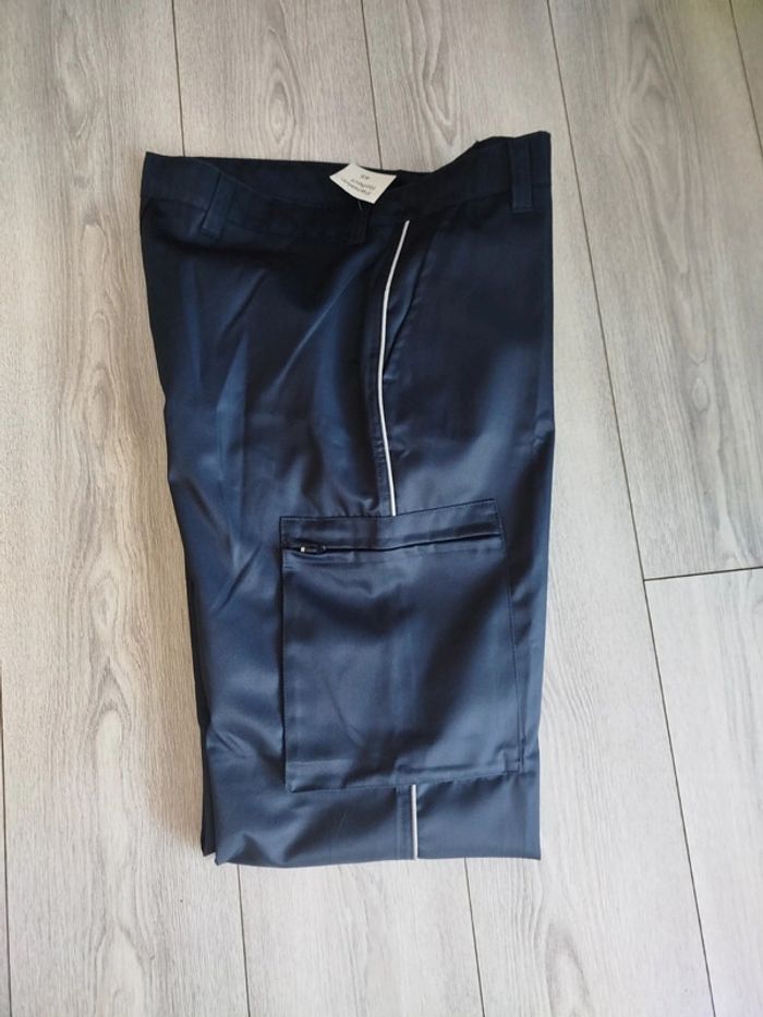 Pantalon homme d'ambulancier neuf taille 48 - photo numéro 3