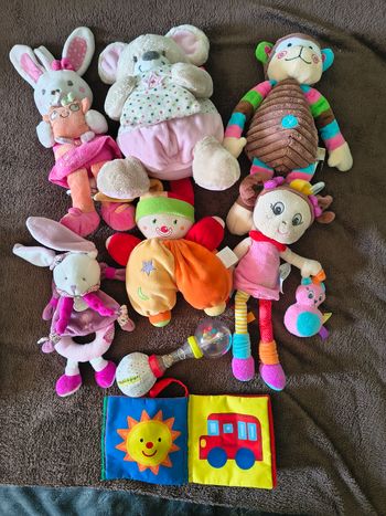 Lot de peluches musicales 