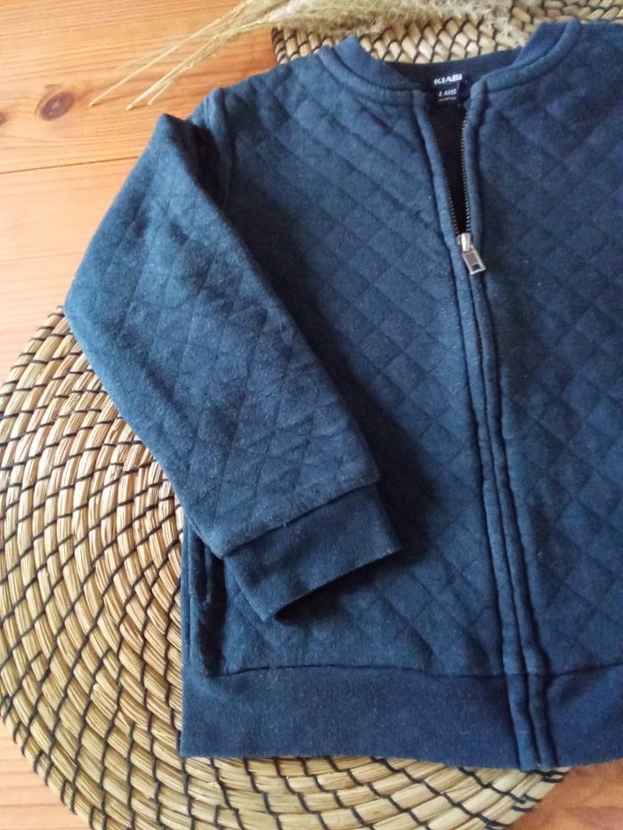 Gilet marine avec zip de fermeture Kiabi taille 4 ans - photo numéro 3