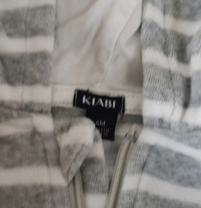 Ensemble Jogging bébé 6 mois comme neuf - photo numéro 2