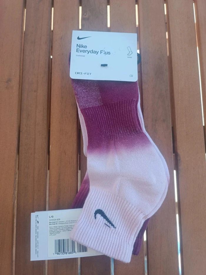 Chaussettes Nike pointure 42-46 tye and dye