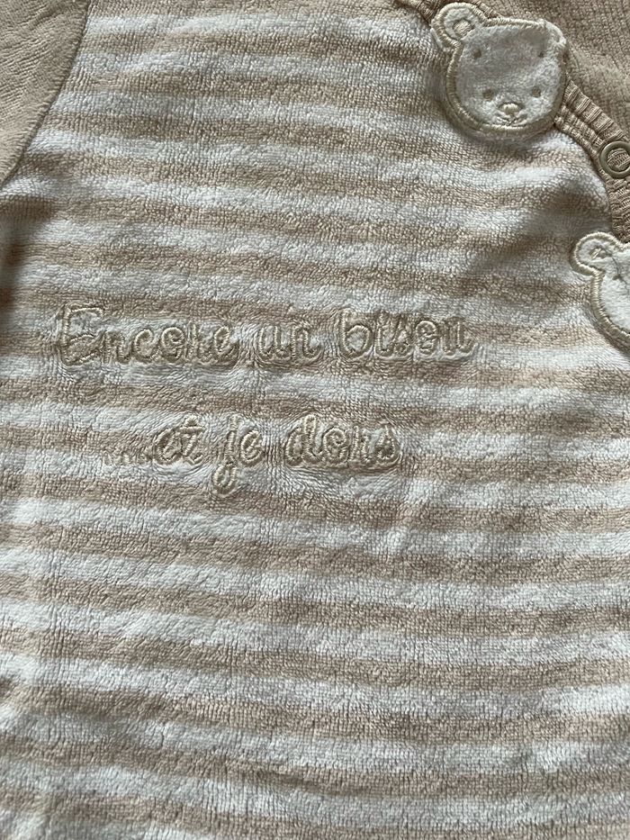 Pyjama 1 mois - photo numéro 3