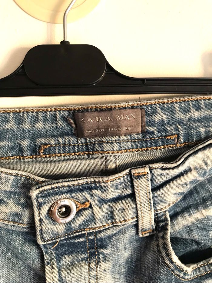 Jean Zara Man à trous taille 42 - photo numéro 3