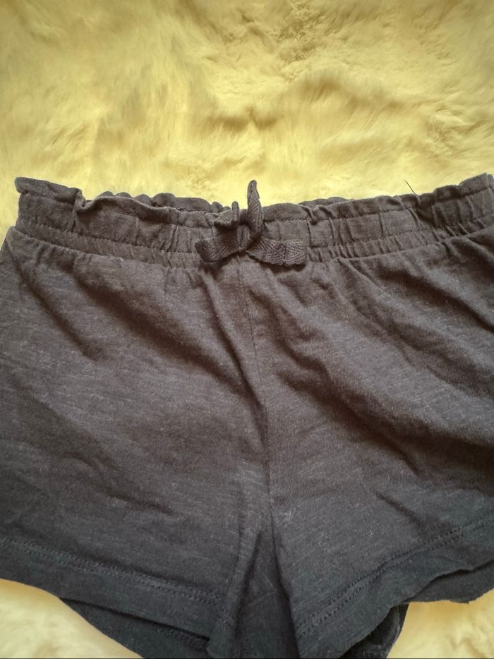 👖 short -bleu marine - fille - kiabi- 6 ans - très bon état - photo numéro 2