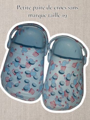 Petite paire de crocs - mixte - sans marque taille 19 -