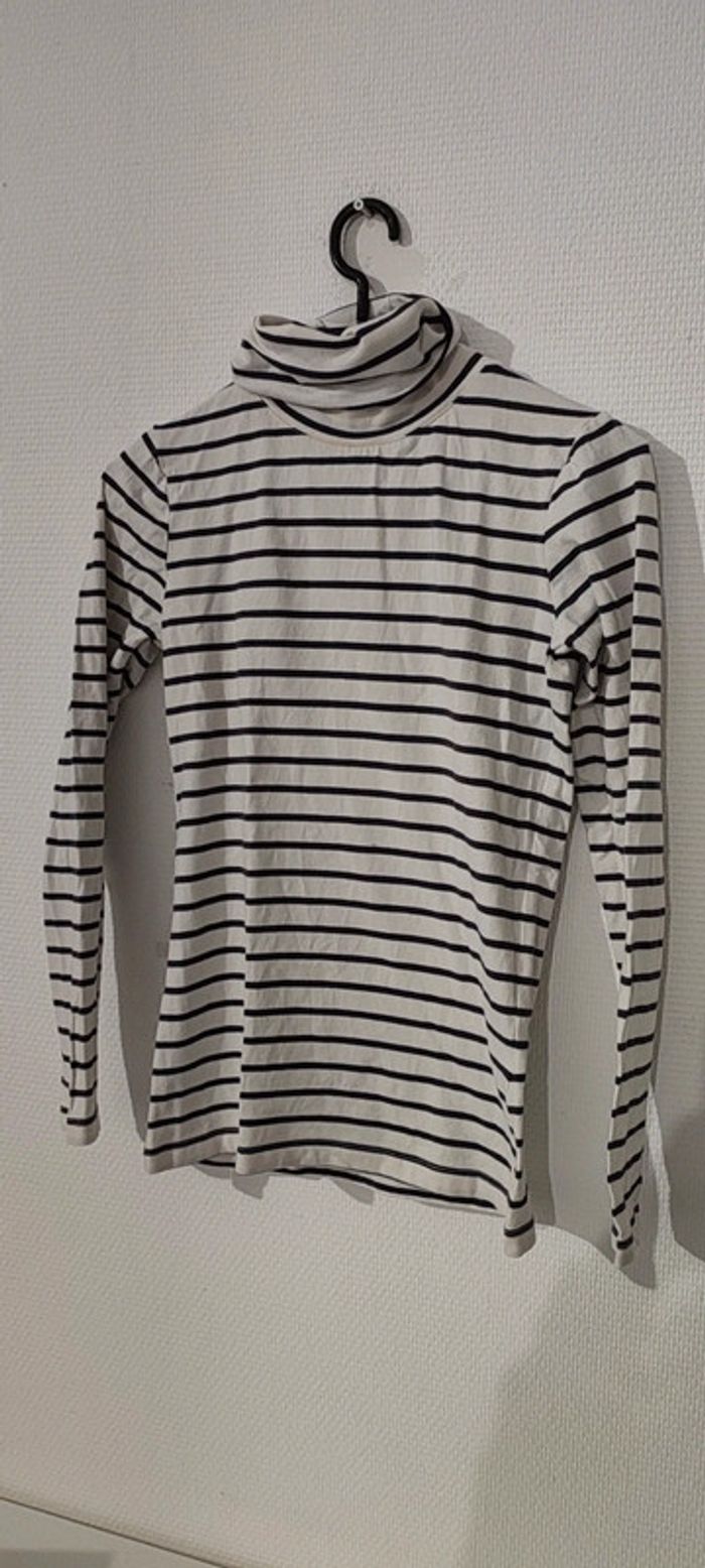 Pull col roulé taille 16 ans