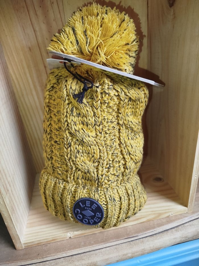 Bonnet hiver 🪾 avec pompon - photo numéro 7