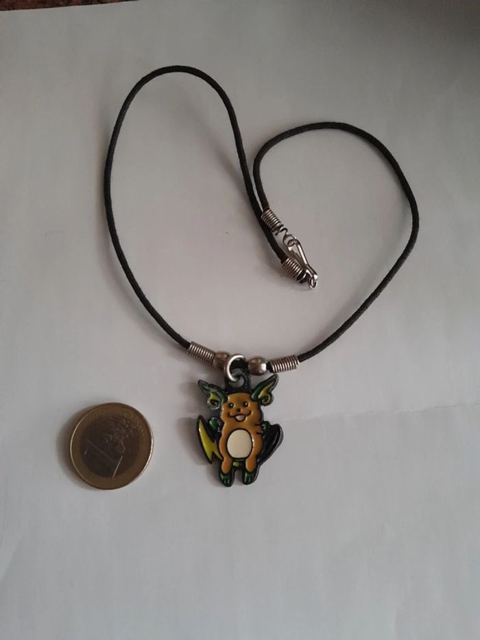 Magnifique collier pokemon raichu vintage années 90