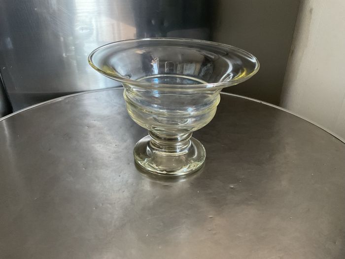 Vase sur pied en verre