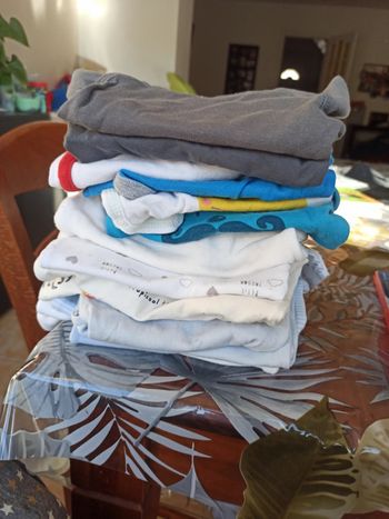 Lot de 16 bodies mixte