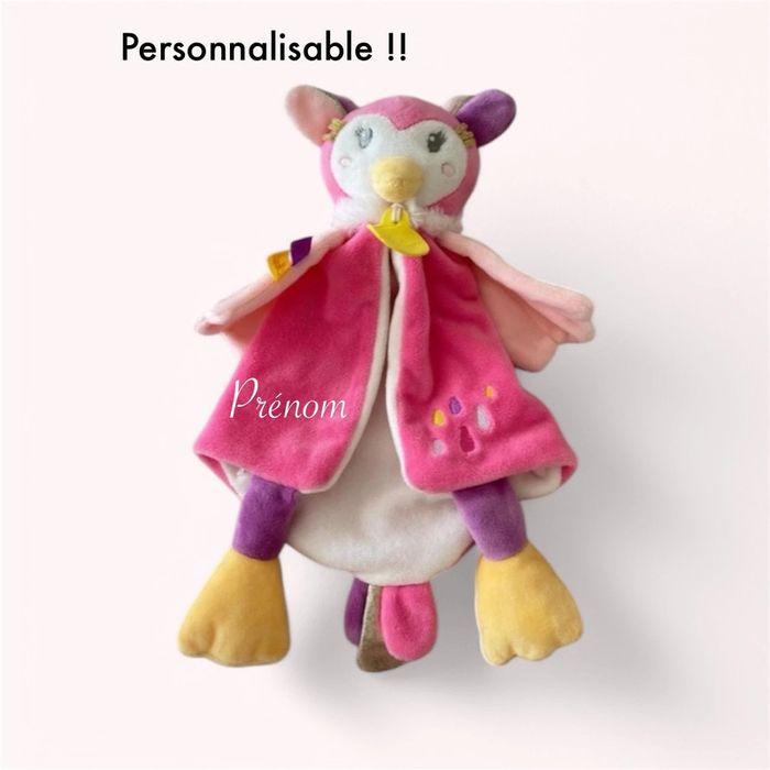 Peluche doudou plat 30cm Babynat chouette hiboux rose jaune violet et blanc parfait état - photo numéro 4