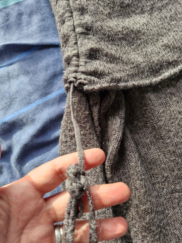 Superbe pull col réversibke épaules, manches asymétriques - photo numéro 7