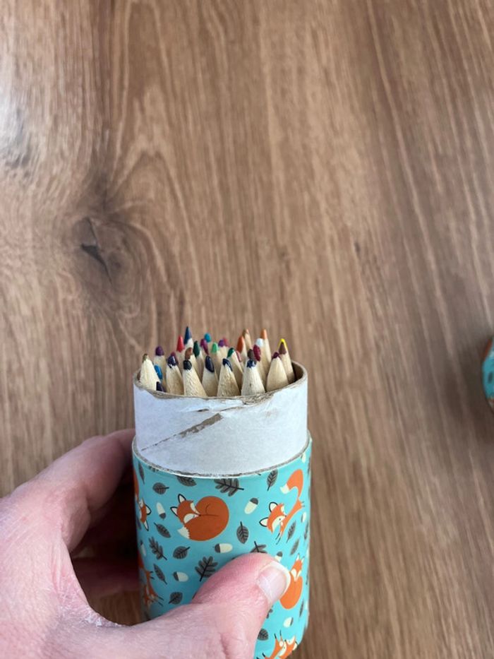 Boîte de 30 petits crayons de couleur - photo numéro 6