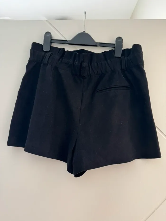 Short en daim noir - Zara - photo numéro 2