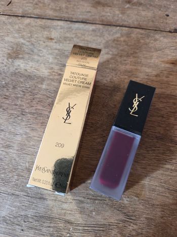 Rouge a lèvres Yves Saint laurent