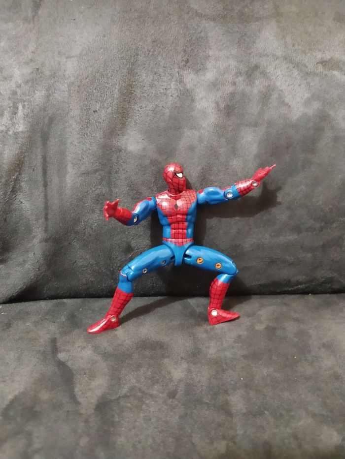 Figurine Spiderman articulé - photo numéro 3